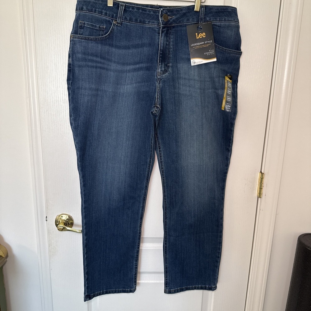 NWT Lee Legendary Style Plus Straight Mid Rise Jeans Women's 18W Petite